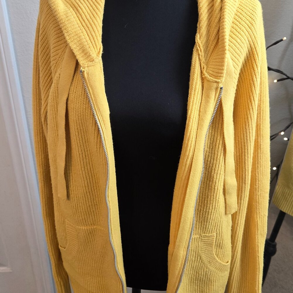 Torrid - Yellow Sweater Hoodie - Size 0 (Lrg/10) EUC